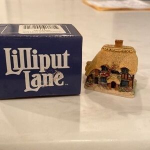 Lilliput Lane Vintage Miniature Cottage